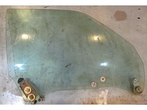 2001 Subaru Forester RH Passenger Door Glass
