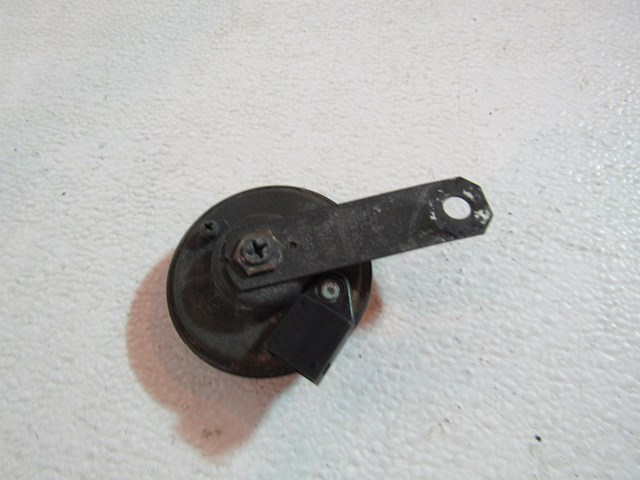 99-01 Subaru Forester Front Center Horn