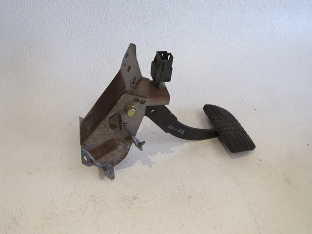 2001 Subaru Forester A/T Brake Pedal