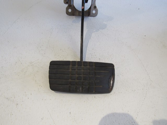 2001 Subaru Forester A/T Brake Pedal