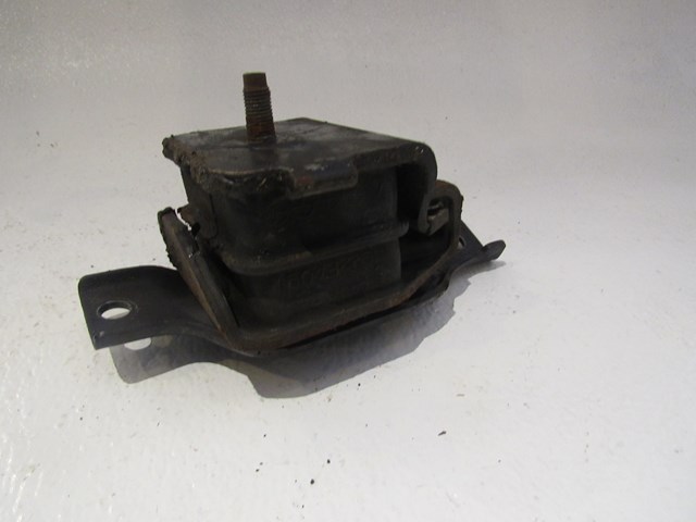 2001 Subaru Forester RH Passenger Engine Mount