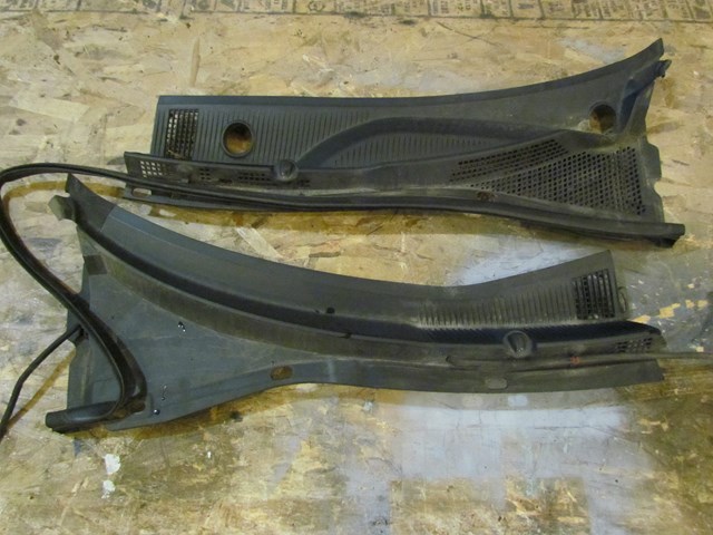 2004 Mazda RX8 RH LH Windshield Wiper Cowel Set OEM