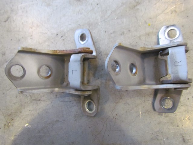 2004 Mazda RX8 Passenger Door Hinge Set