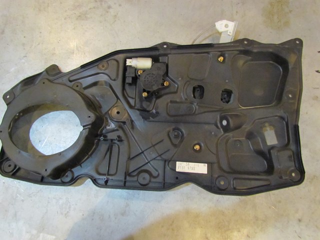 2004 Mazda RX8 Power Window Motor And Regulator On Plate