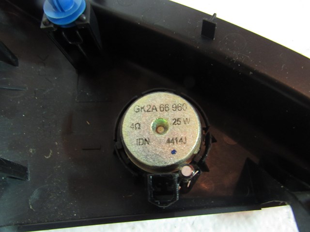 04 05 06 07  Mazda RX8 RH Passenger Sail Panel With Tweeter