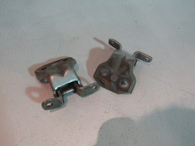 2004 Subaru Forester XT Passenger Front Door Hinges