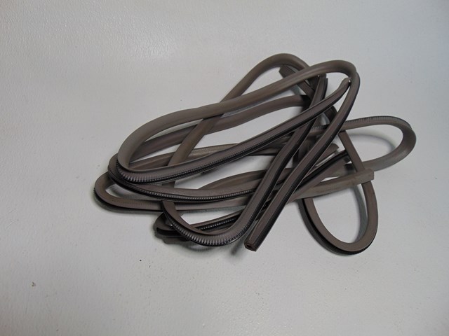 2004 Subaru Forester Upper Door Seam Seal Set
