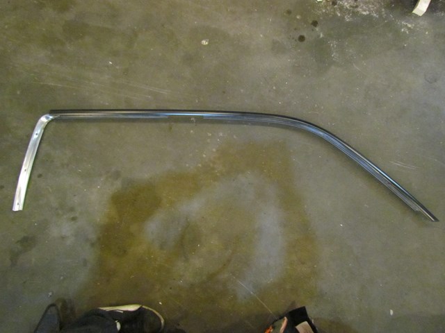 2004 Subaru Forester XT RH Passenger Window Seal Trim