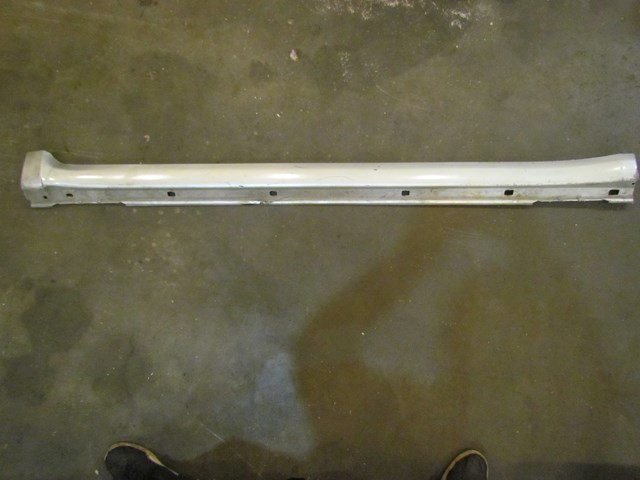 2004 Subaru Forester XT LH Driver Side Skirt. See Pictures. Minor Damage