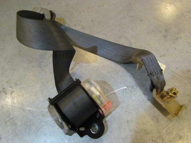 2004 Subaru Forester Rear LH Driver Seat Belt Seatbelt
