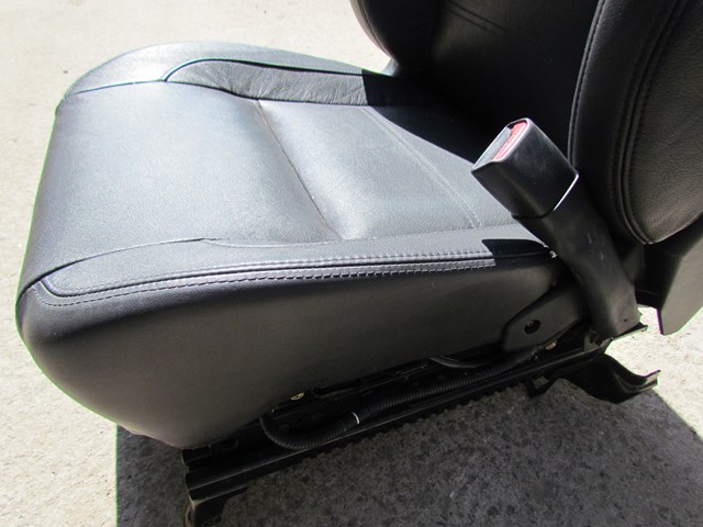 2004 Subaru Forester RH Passenger Leather Seat