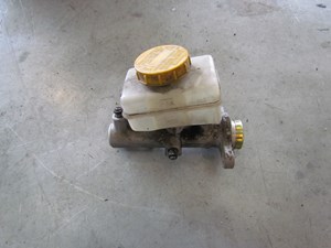 2004 Subaru Forester XT Brake Master Cylinder 