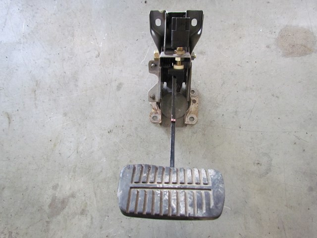 2004 Subaru Forester XT A/T Brake Pedal