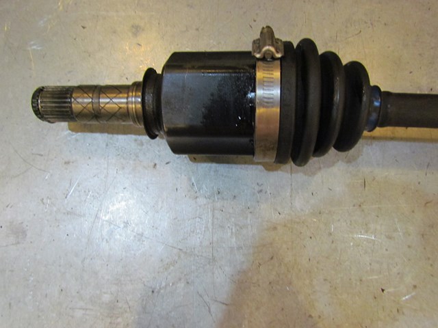 2004 Subaru Forester XT Front RH Passenger Axle