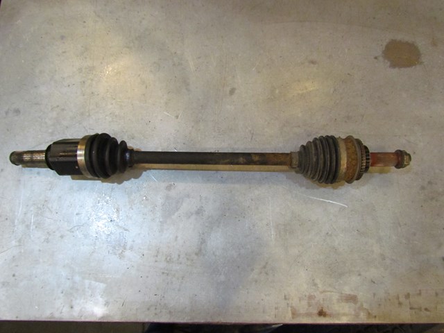 2004 Subaru Forester XT Front RH Passenger Axle