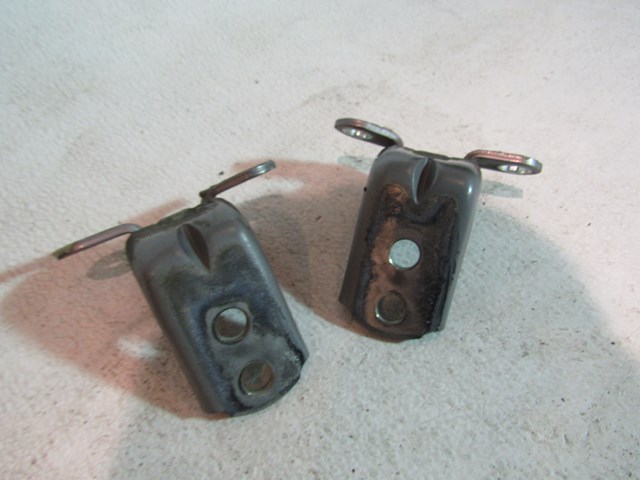 2008 Infiniti G35X Sedan RH Passenger Front Door Hinge Set 