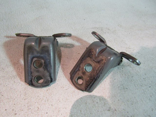 2008 Infiniti G35X Sedan RH Passenger Front Door Hinge Set 