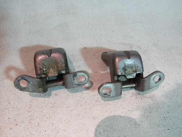 2008 Infiniti G35X Sedan RH Passenger Front Door Hinge Set 