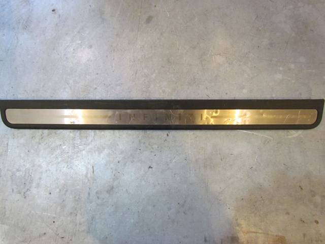 2008 Infiniti G35X Sedan RH Passenger Front Door Sill Kick Plate