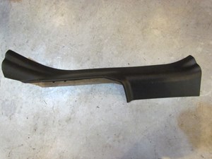2008 Infiniti G35X Sedan LH Driver Rear Interior Door Sill Kick Plate