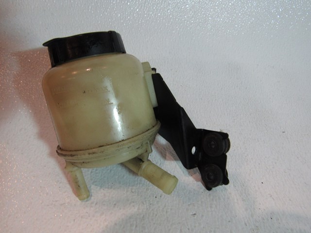 2007 2008 Infiniti G35x Sedan Power Steering Reservoir