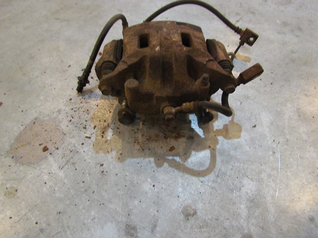 2008 Infiniti G35x Sedan RH Passenger Front Caliper