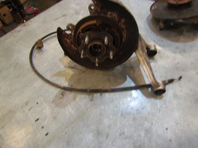 2008 Infiniti G35x LH Driver Rear Spindle w/Upper Control Arm