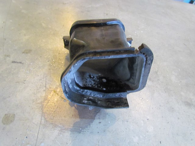 2008 Infiniti G37 Coupe RH Passenger Air Intake Duct