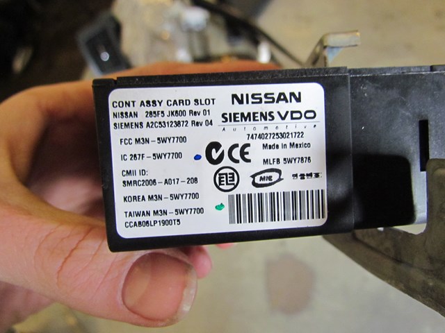 2008 Infiniti G37 Coupe Key Fob Intelligent Key w/Key Slot Holder