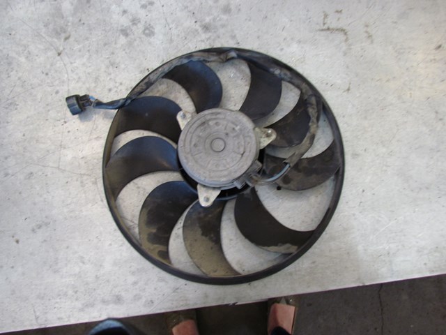 2008 Infiniti G37 RH Radiator Fan Blade -No Shroud