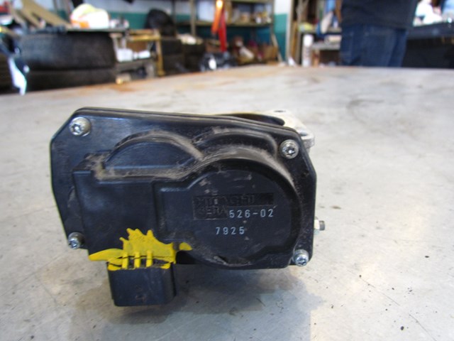 2008 Infiniti G37 Coupe RH Throttle Body- Cracked