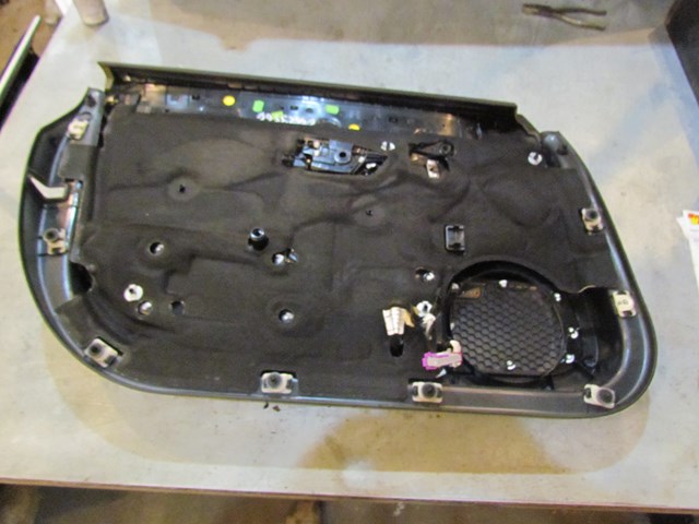 2004 Audi A8L D3 RH Passenger Front Door Panel-Read Description