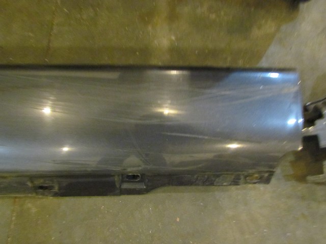 2004 Audi A8L D3 LH Driver Side Skirt- READ DESCRIPTION