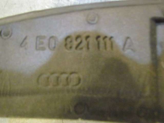 2004 Audi A8L D3 Fender Inner End Cap Set 4eo821111A & 4e0821112A