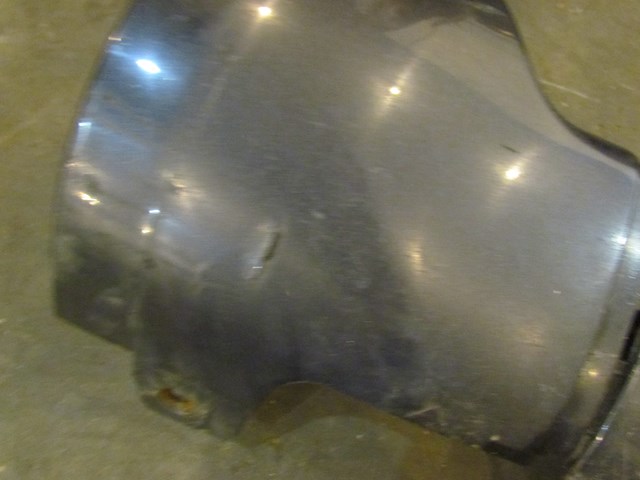 2004 Audi A8L D3 LH Side Skirt 