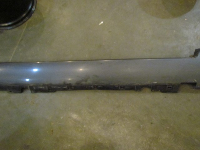 2004 Audi A8L D3 LH Side Skirt 