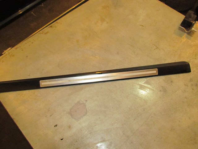 2004 Audi A8L D3 LH Door Sill Kick Plate 4E0 853 985B