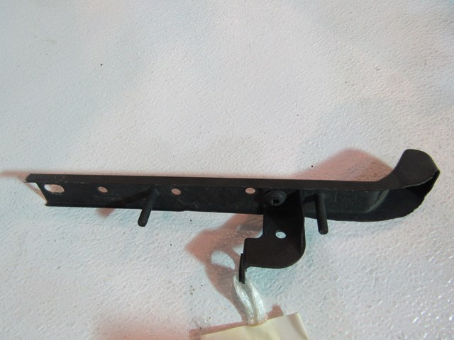  2004 Audi A8L D3 Front RH Bumper Radius Core Support Bracket