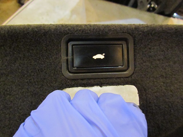 2004 Audi A8L Trunk Lid Moulding 4E0 867 975 M