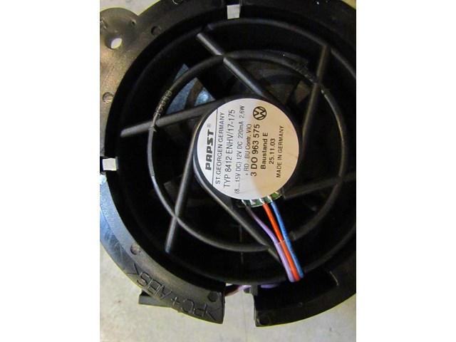 2004 Audi A8L Front LH Seat Fan 3D0 963 575