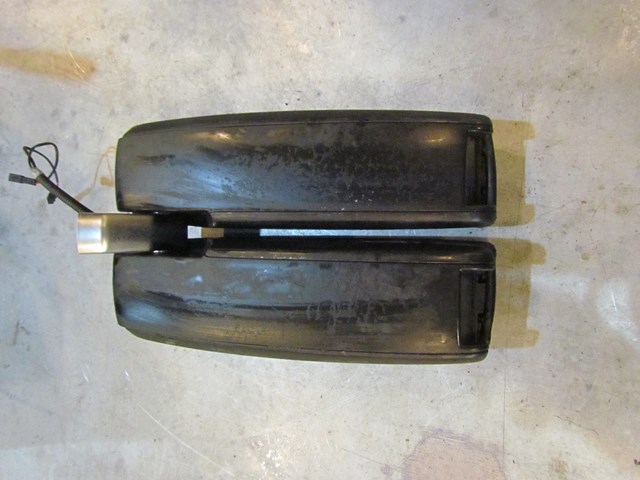 2004 Audi A8L D3 Center Armrest Read Description