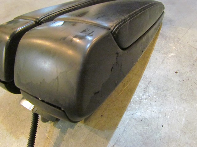 2004 Audi A8L D3 Center Armrest Read Description