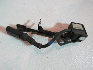 2004 Audi A8L D3 Front Acceleration Sensor 4E0 616 575 J 