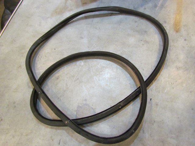 2004 Audi A8L D3 Front LH Driver Door Seal-On Body