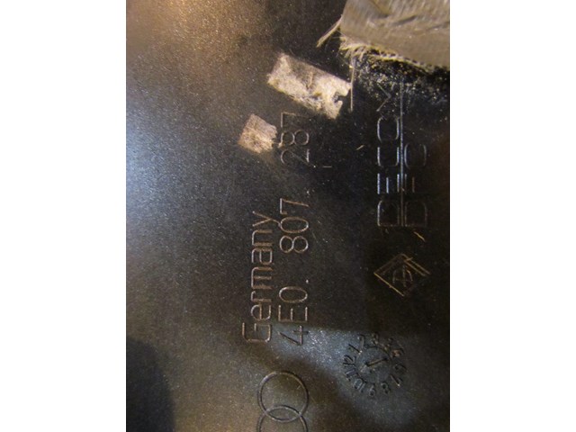 2004 Audi A8L License Plate Bracket 4E0807287-Read Description