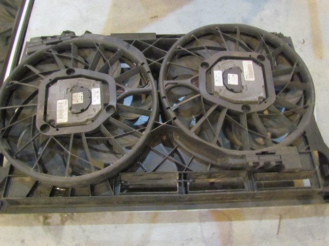 2004 Audi A8L D3 Radiator Cooling Fan Assembly