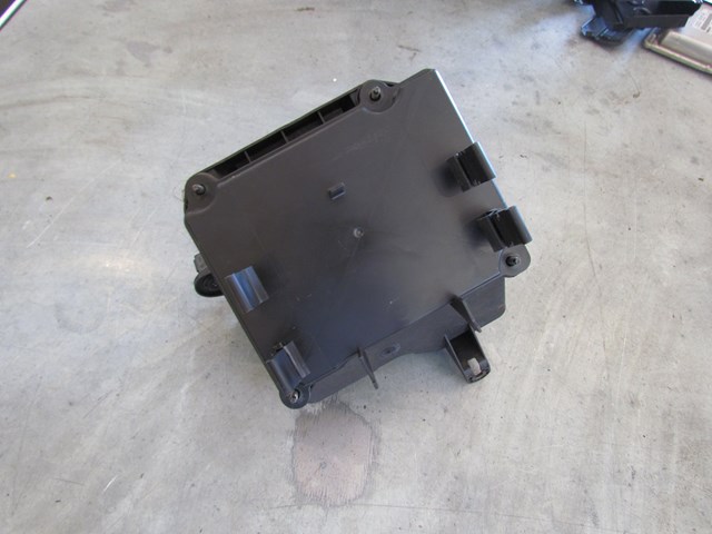 2004 Audi A8L D3 ECU And Fuse Box