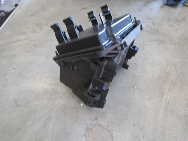 2004 Audi A8L D3 ECU And Fuse Box