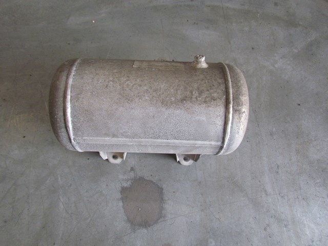 2004 Audi A8L D3 Air Ride Tank 4E0 616 203