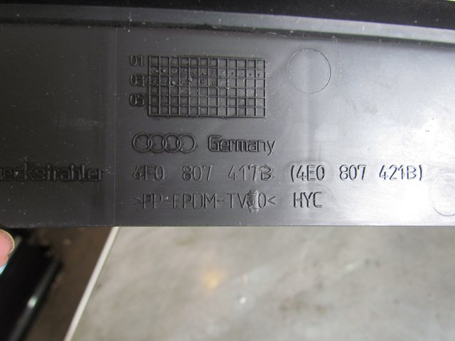 2004 Audi A8L D3 Rear Bumper Reflector 4E0 807 417B